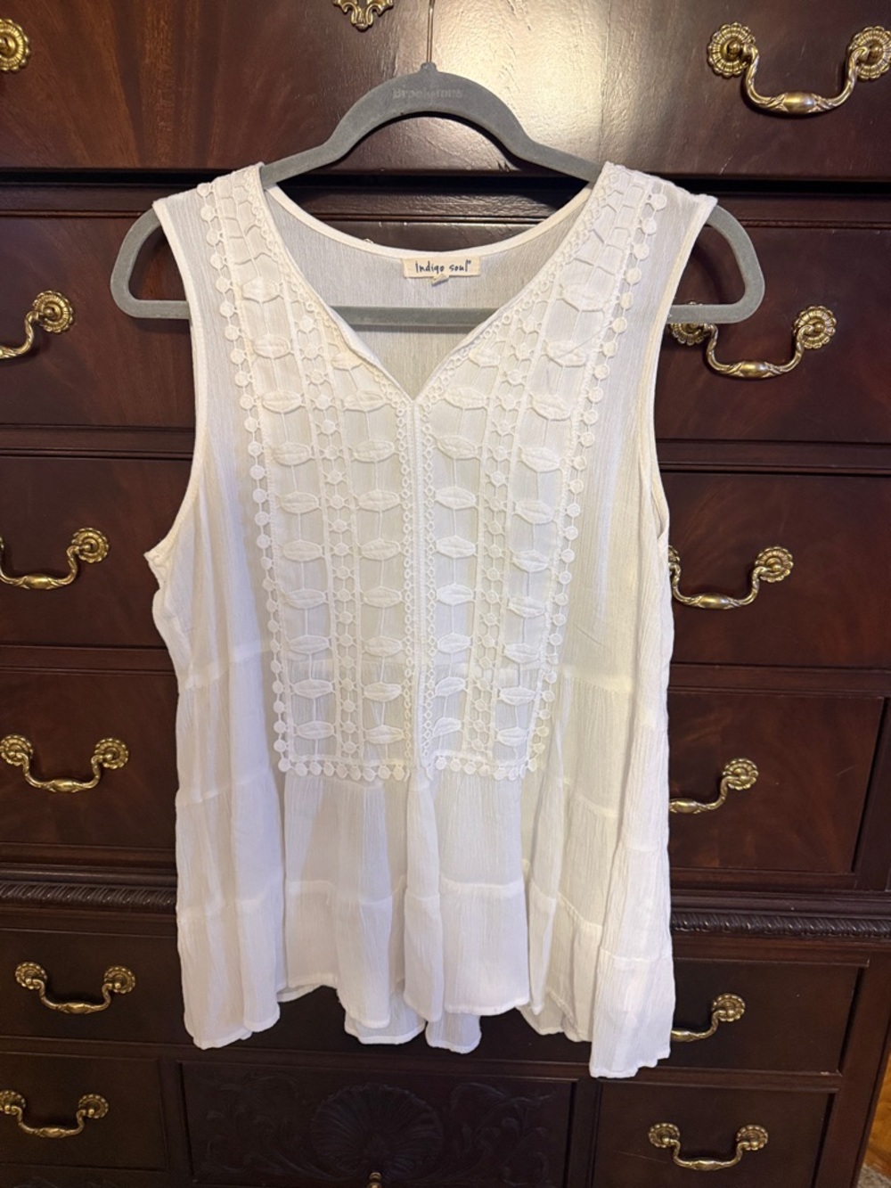 indigo soul White Sleeveless V-Neck Crochet-Panel Tank